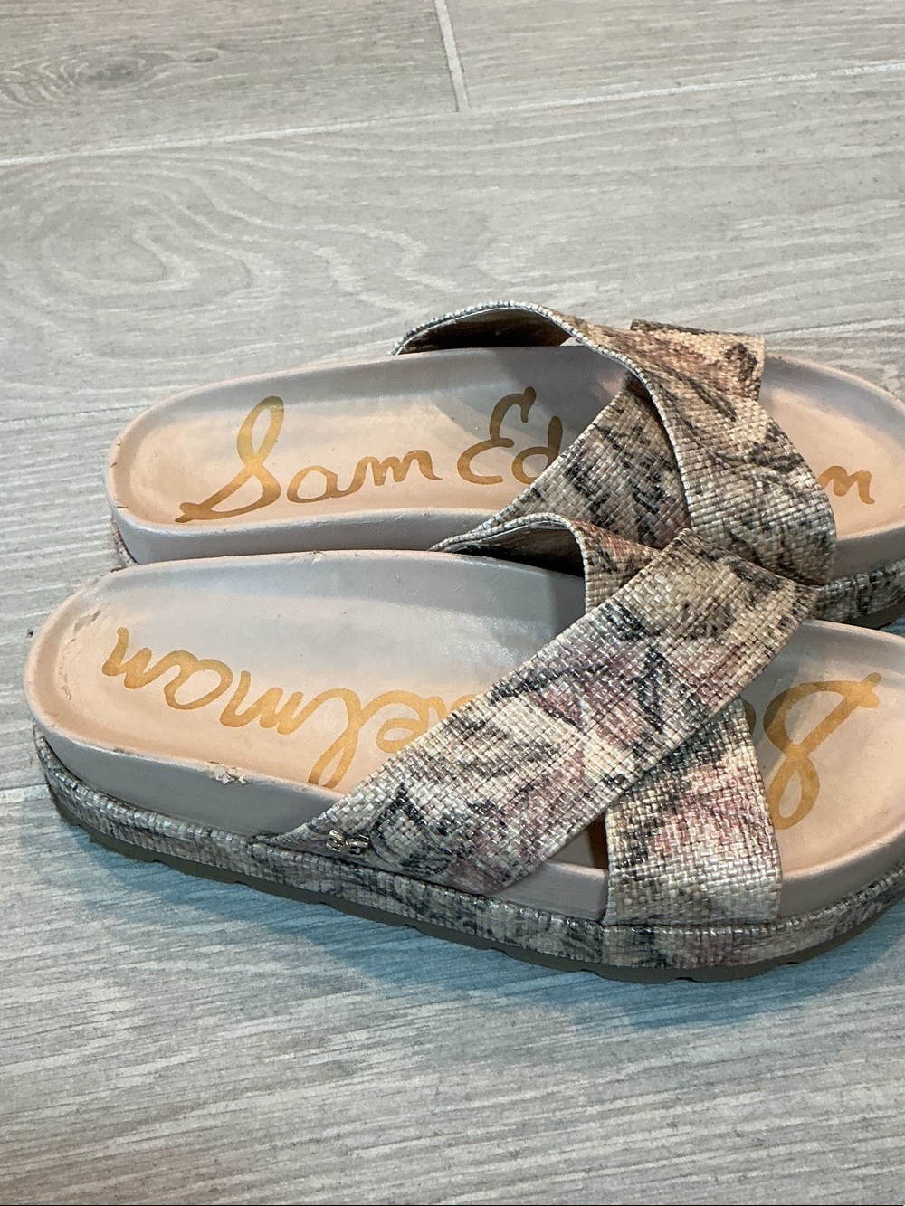 Sam Edelman Floral Neutral Crossband Slide Sandals in Beige and Blush - Picture 4 of 6